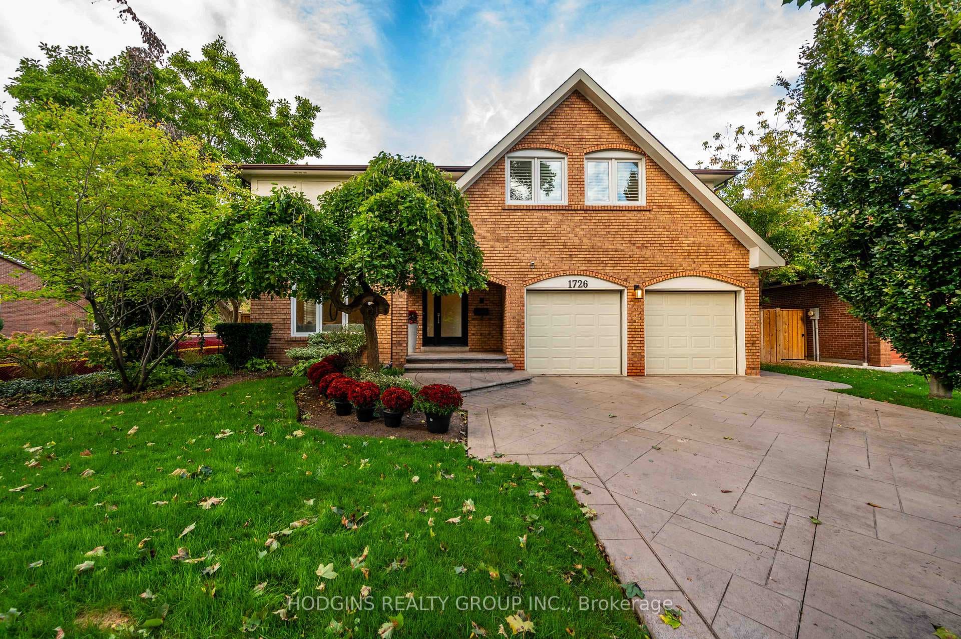 1726 Sherwood Forrest Circle, Mississauga, ON L5K 2H6 - Photo 1