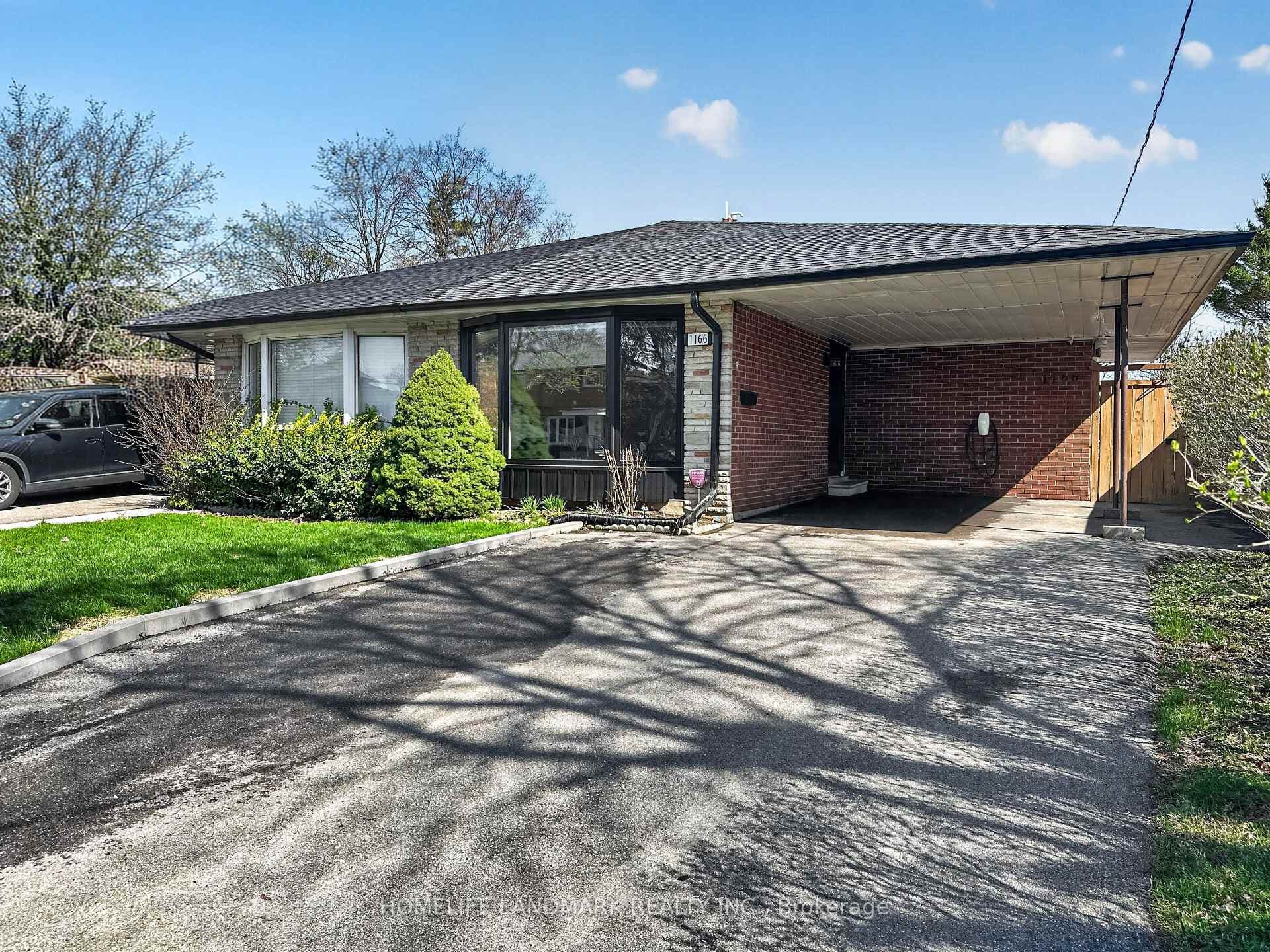 1166 Kingsholm Drive, Mississauga, ON L4Y 2H2 - Photo 1