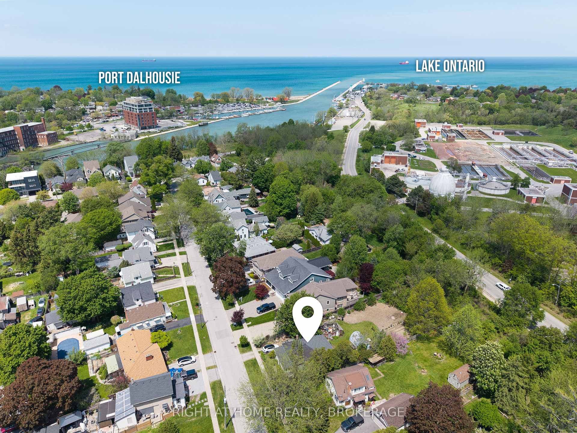 Excellent Location ,short walk to restaurants