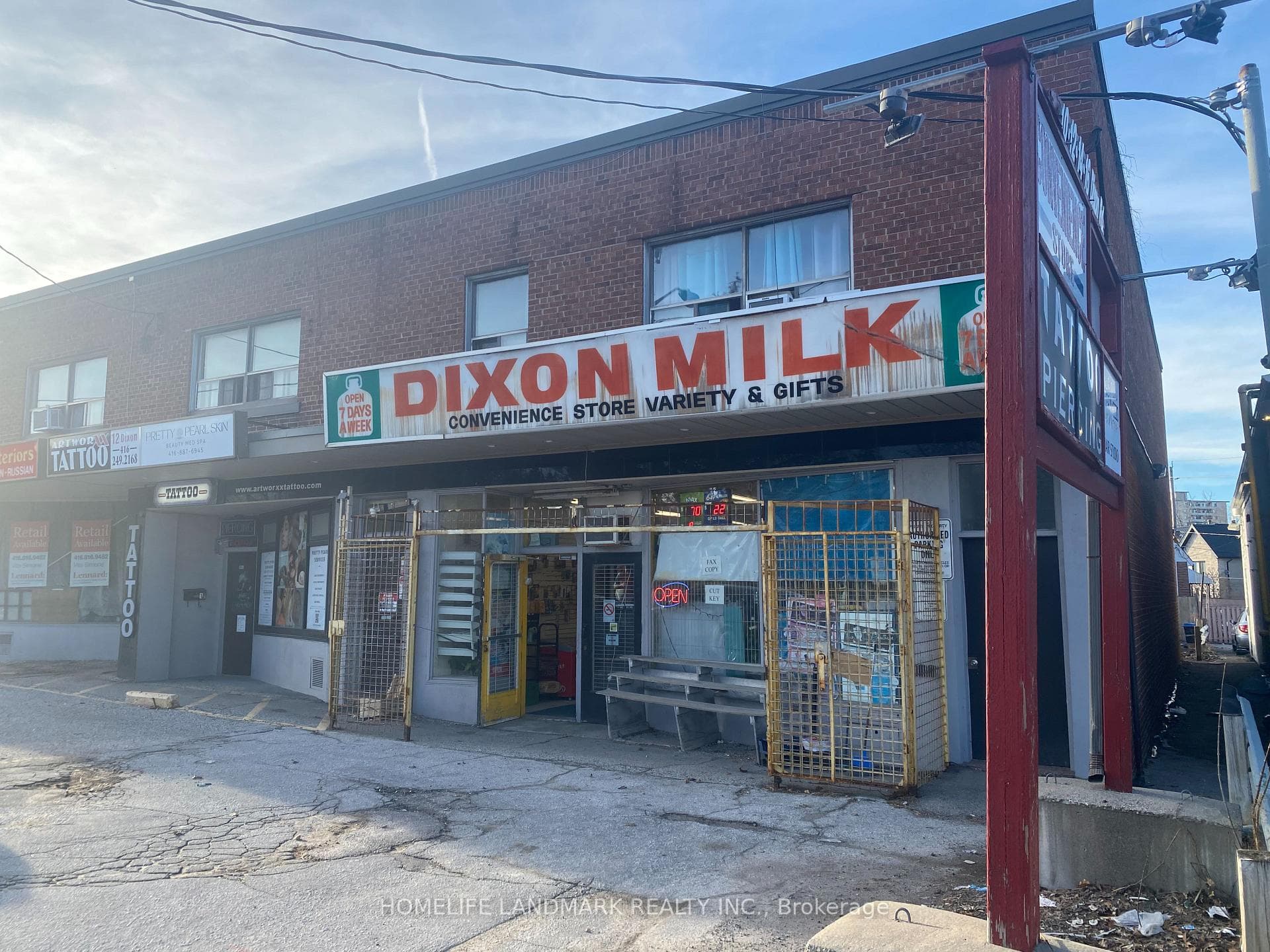 10 Dixon Road, Etobicoke (Kingsview Village / Humber Heights), ON M9P 2K9 - Photo 1