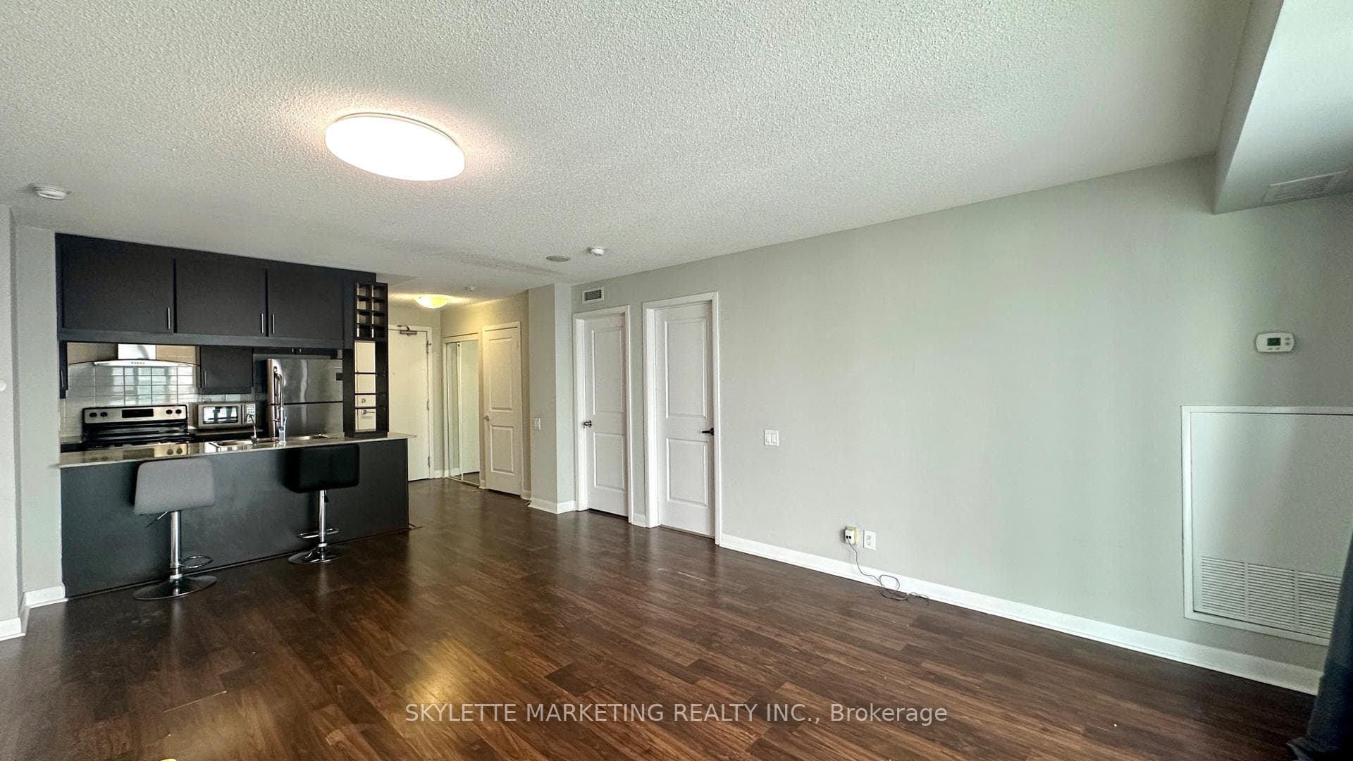 25 Town Centre Court Unit LPH3506, Scarborough (West Hill / Highland Creek), ON M1P 0B4 - Photo 1