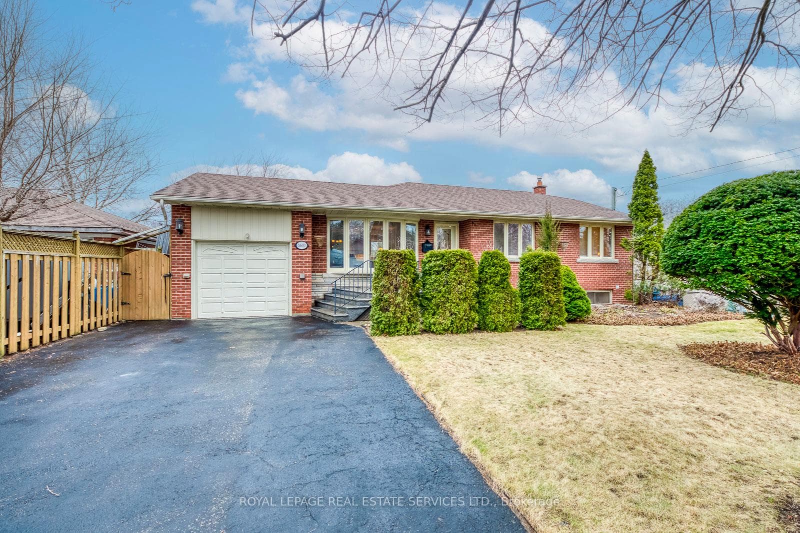 1607 Ewald Road, Mississauga, ON L5G 4C4 - Photo 1