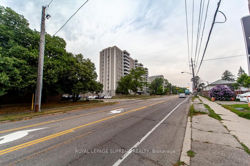 940 Caledonia Road Unit 908, York / Weston, ON M6B 3Y4 - Photo 1