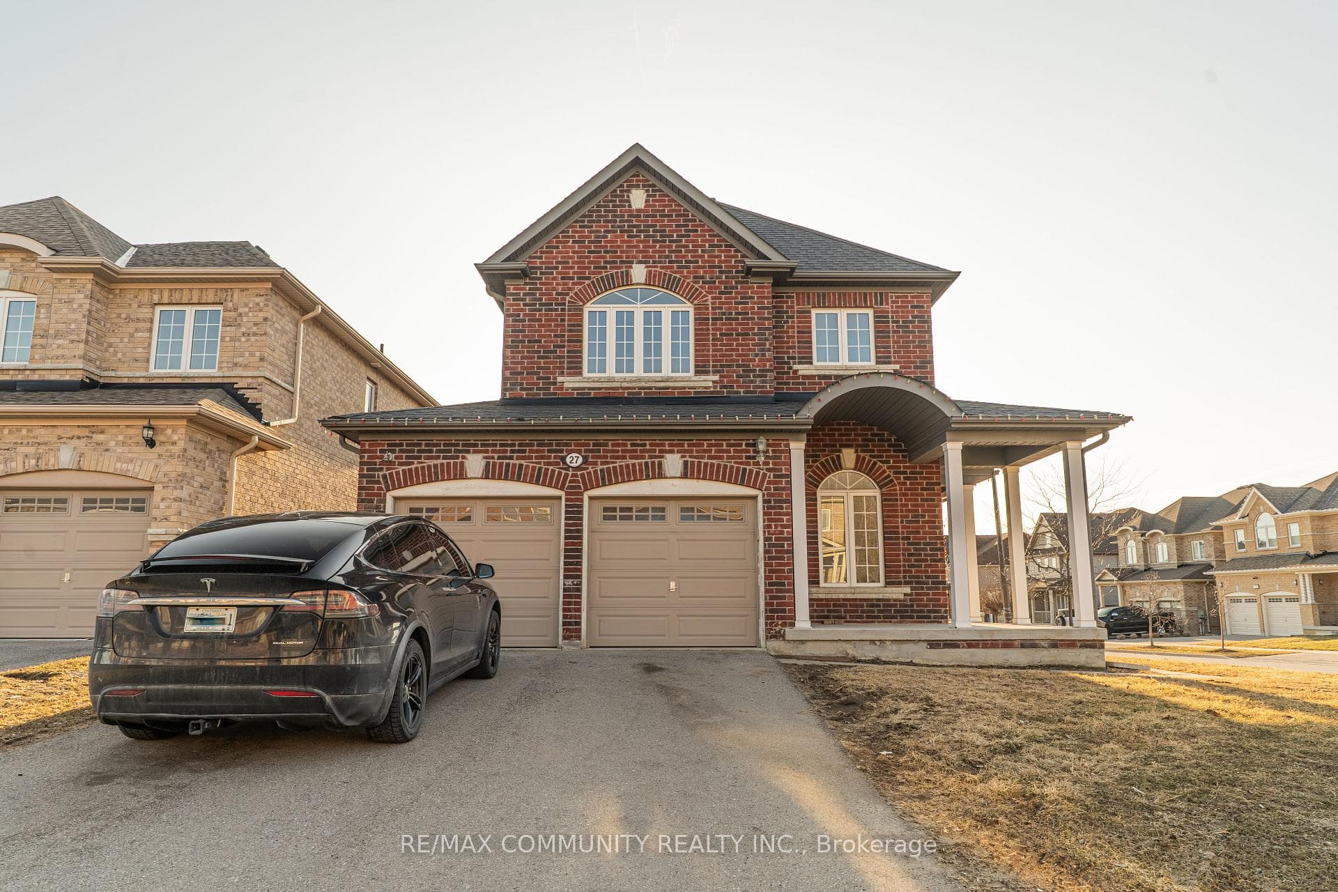 27 Bamburg Street, Georgina, ON L0E 1R0 - Photo 1