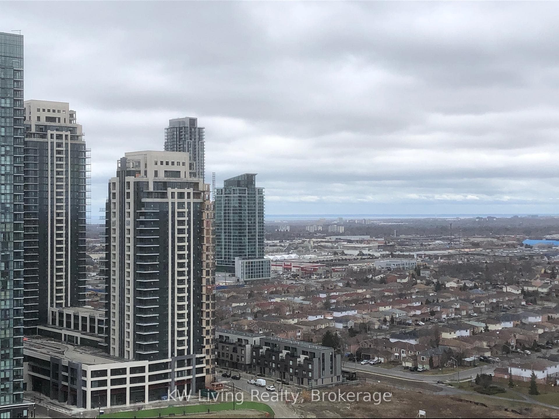 4085 Parkside Villiage Drive Unit 339, Mississauga, ON L5B 0K9 - Photo 1