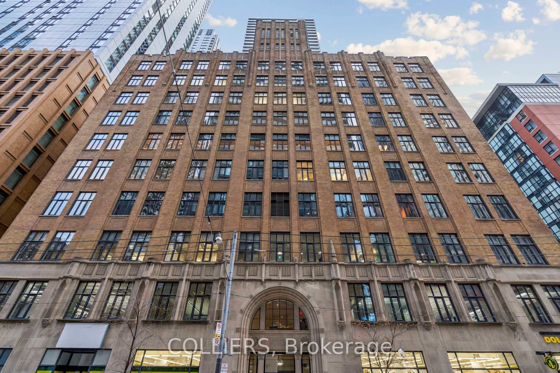 317 Adelaide Street Unit 907, Downtown Toronto / Waterfront, ON M5B 1P9 - Photo 1
