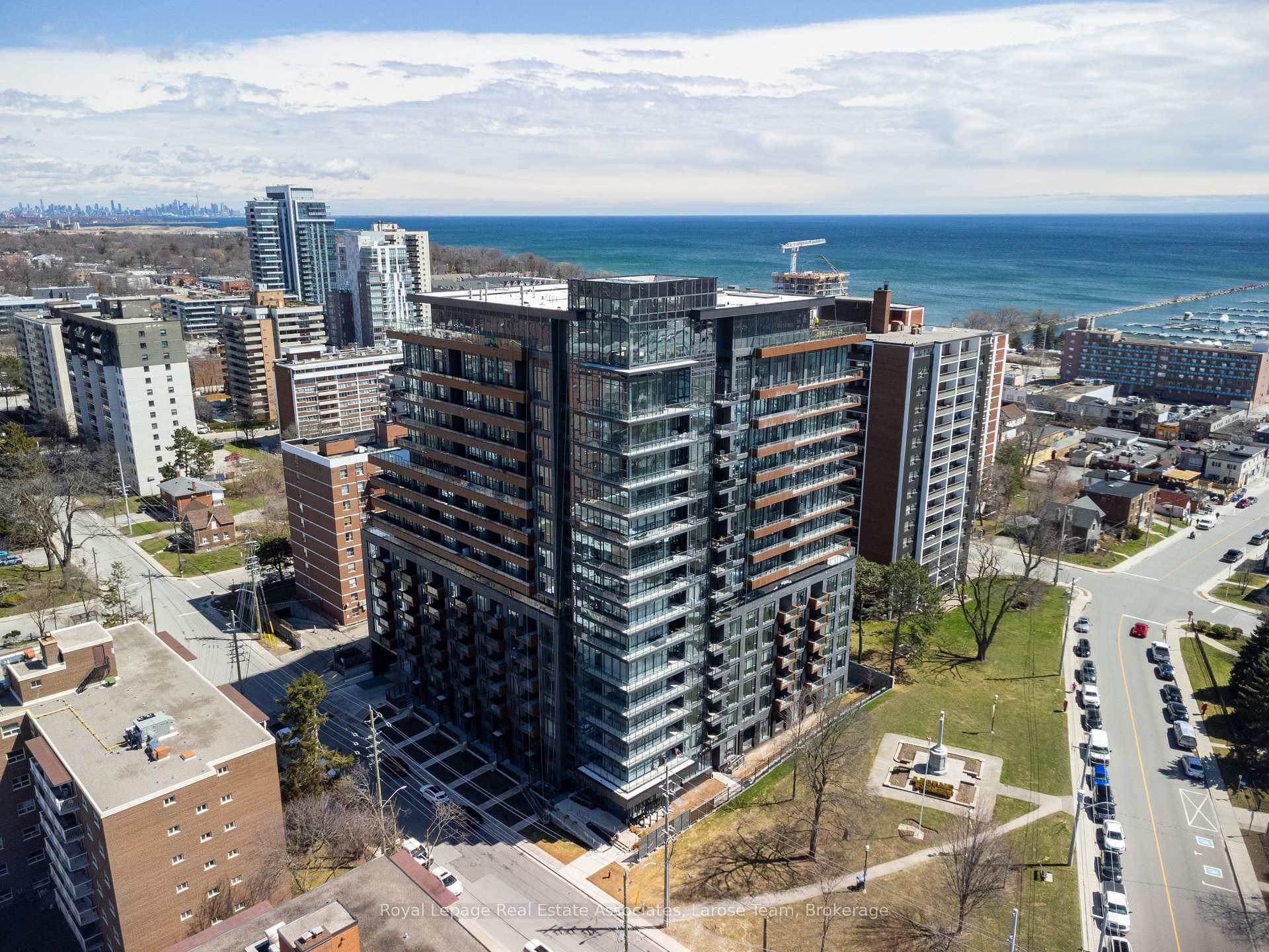 21 Park Street Unit 1008, Mississauga, ON L5G 1L7 - Photo 1