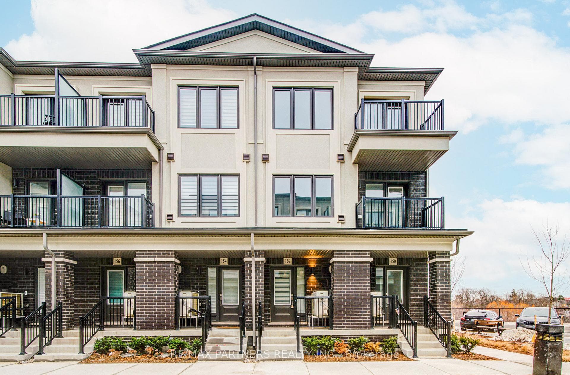 152 Matawin Lane, Richmond Hill, ON L4B 0H7 - Photo 1