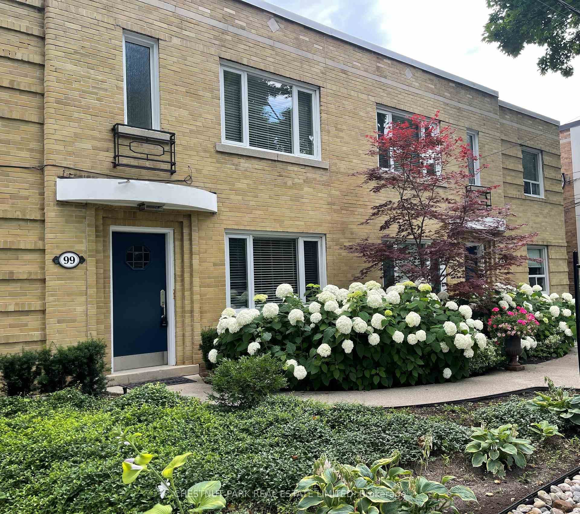 99 Chatsworth Drive Unit Upper, Toronto C04