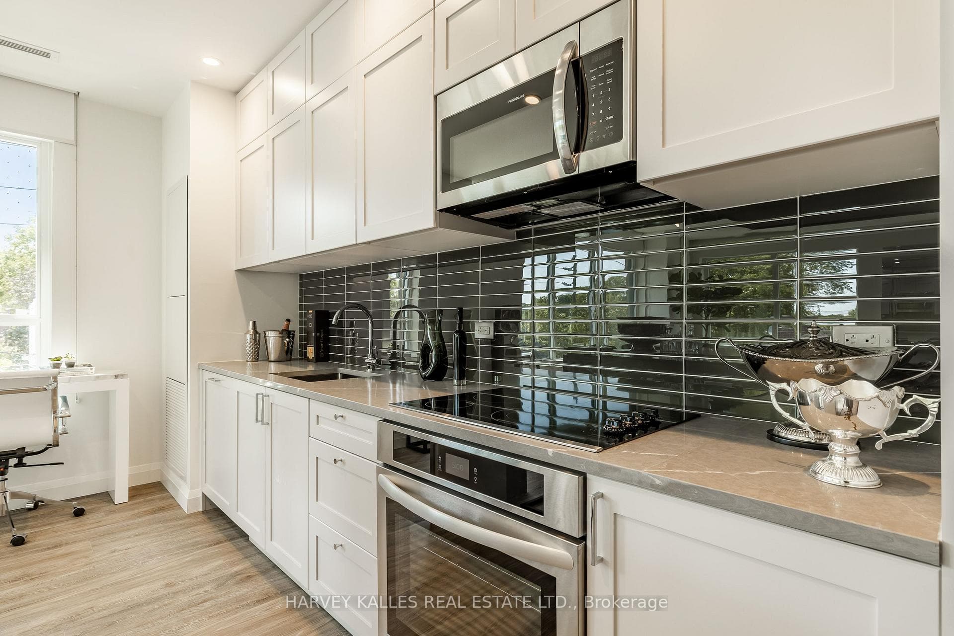 71 Redpath Avenue Unit 1305, Leaside / Davisville, ON M4S 0E1 - Photo 1