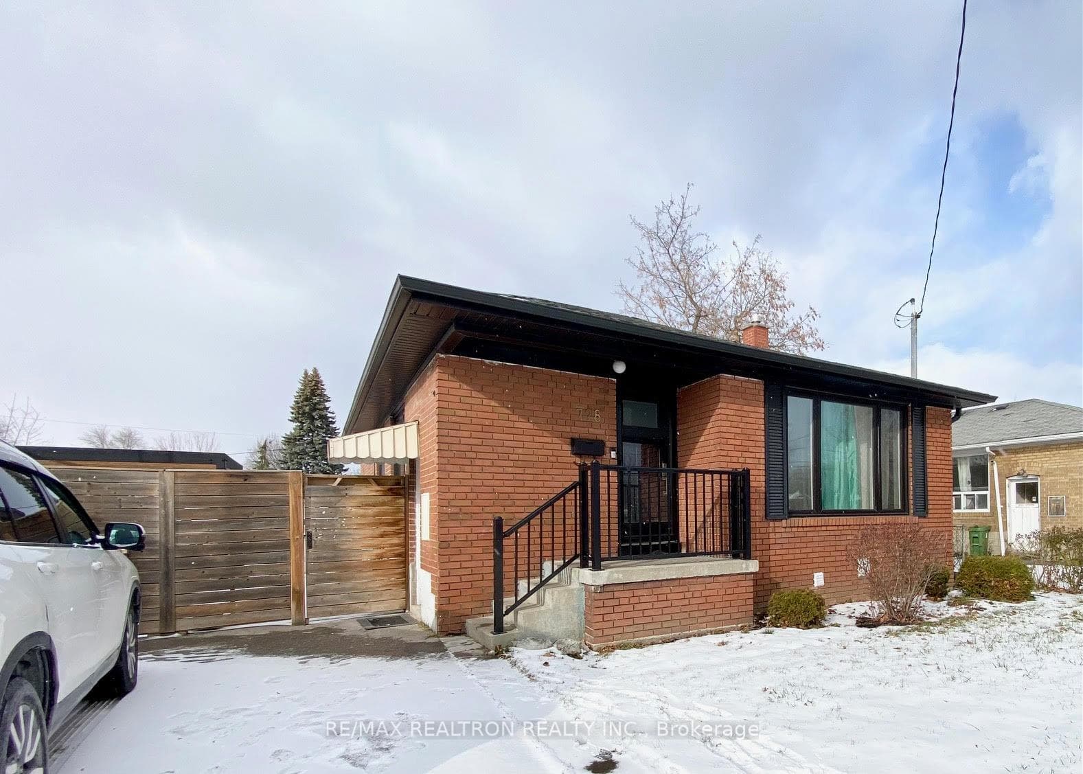 728 Danforth Road Unit Main, Dorset Park / Kennedy Park, ON M1K 1G5 - Photo 1