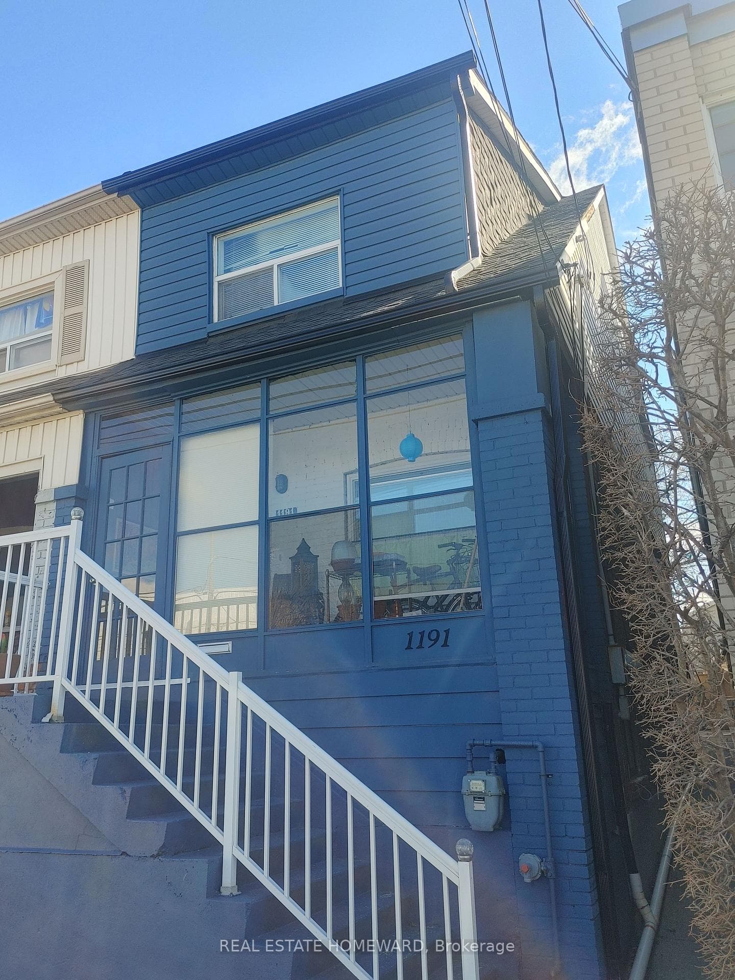 Front of house facing west