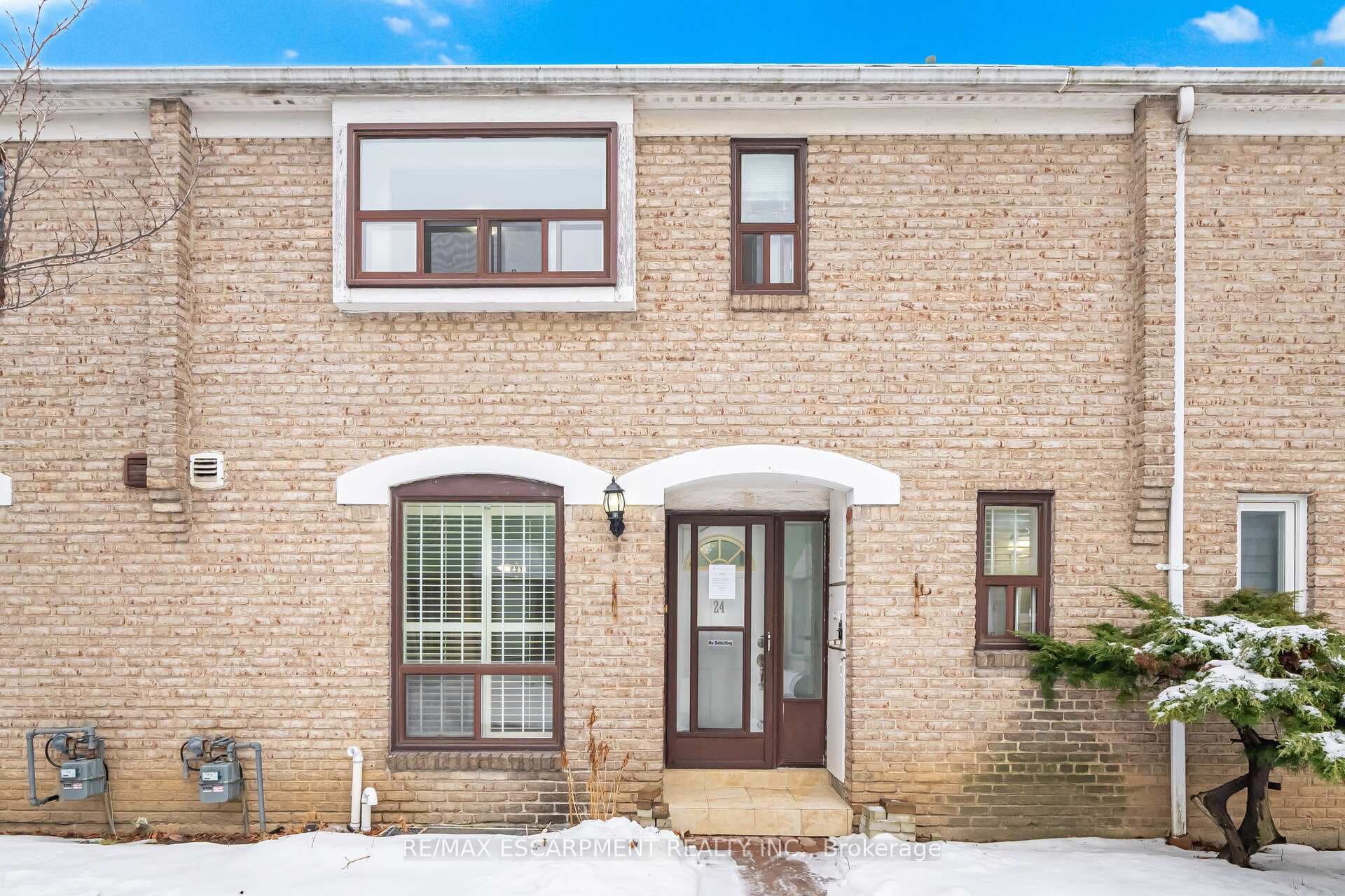 25 Gosford Boulevard Unit 24, Downsview / Black Creek, ON M3N 2G7 - Photo 1