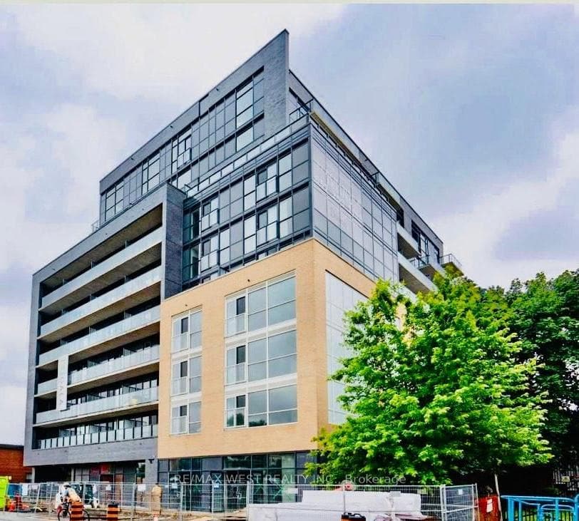 2369 Danforth Avenue Unit 701, The Beaches / Upper Beaches, ON M4C 0B1 - Photo 1