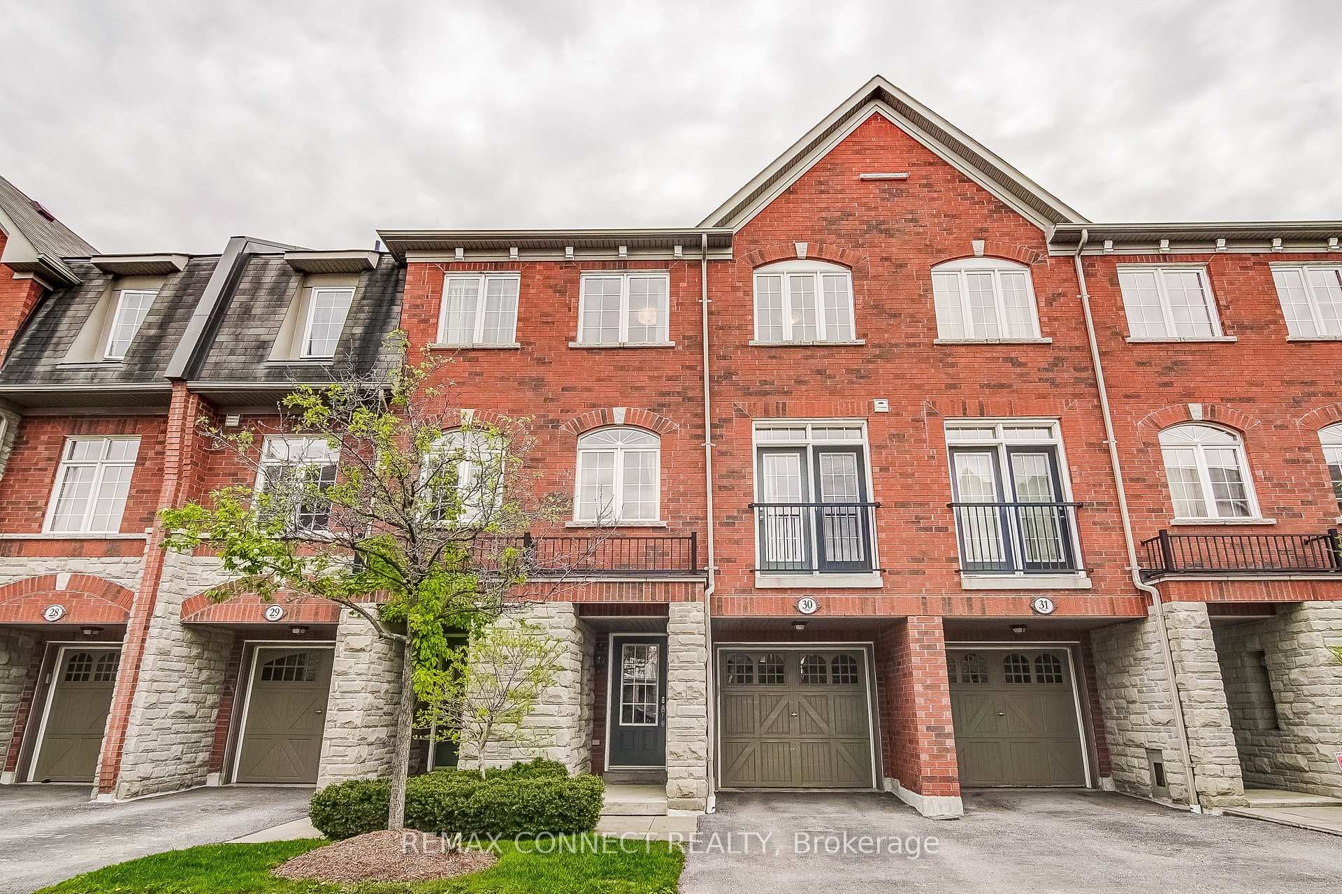 1701 Finch Avenue Unit 30, Pickering, ON L1V 0B7 - Photo 1