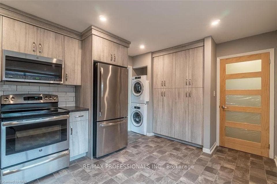 35 Carriage Road Unit Upper, St. Catharines, ON L2P 1S6 - Photo 1