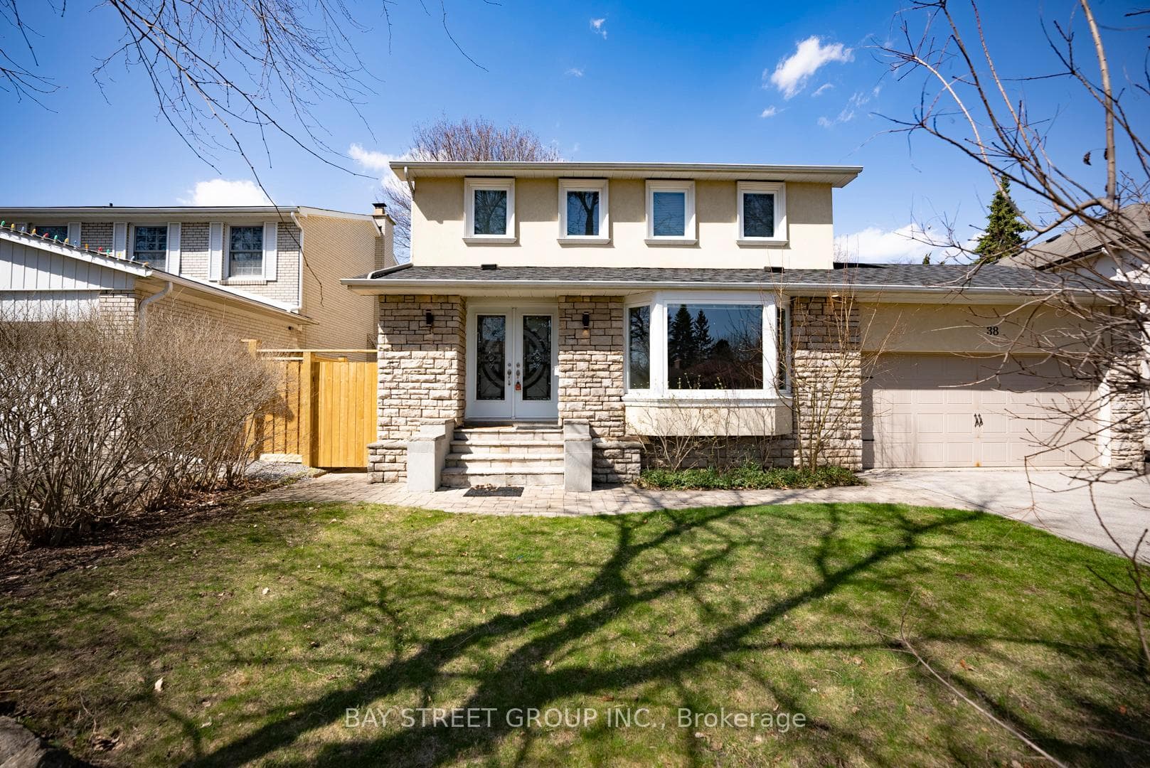 38 Foursome Crescent, Bridle Path / York Mills / Hoggs Hollow, ON M2P 1W3 - Photo 1