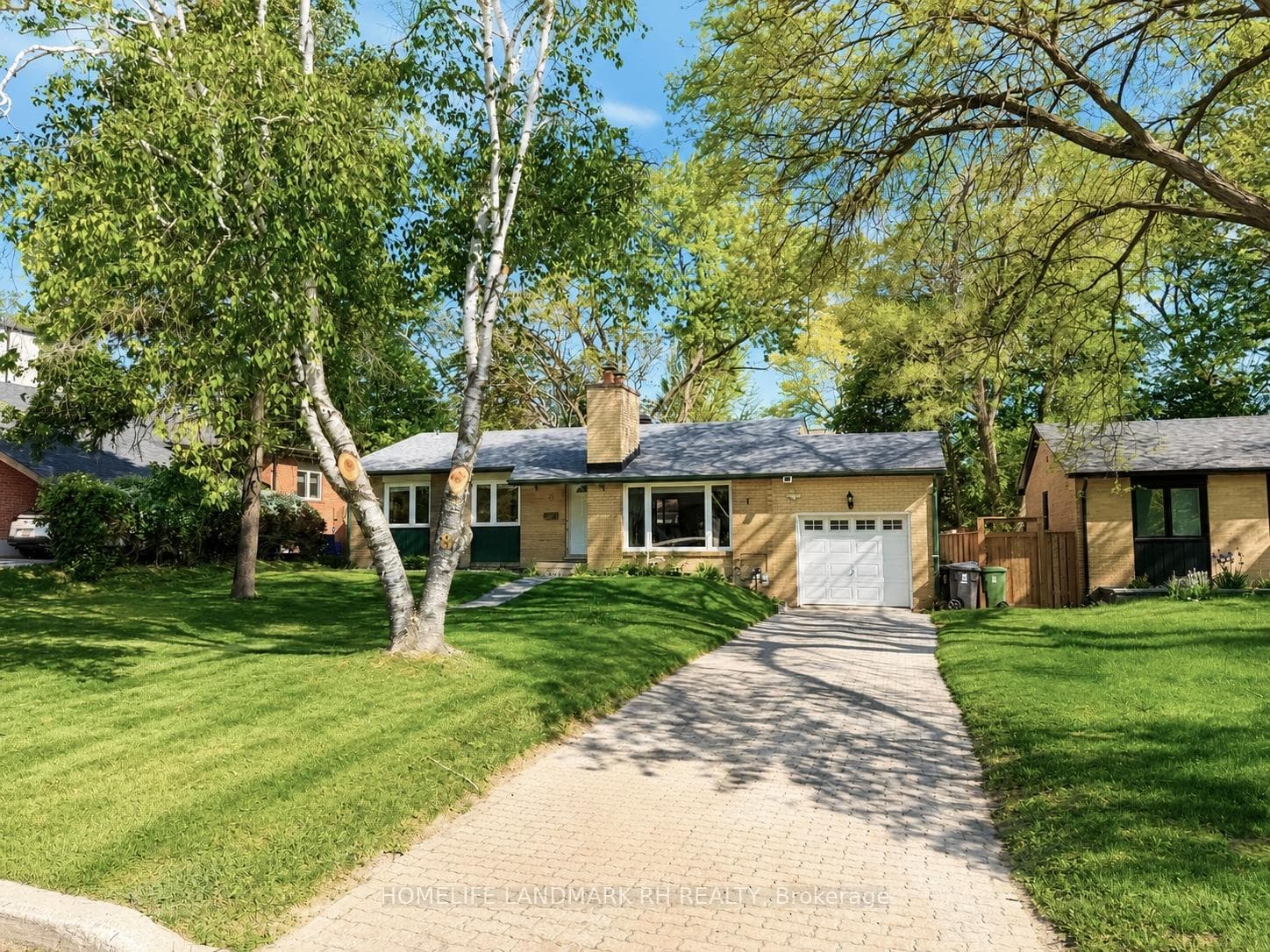 8 Southwell Drive, Don Mills / Parkwoods / Victoria Village, ON M3B 2N7 - Photo 1