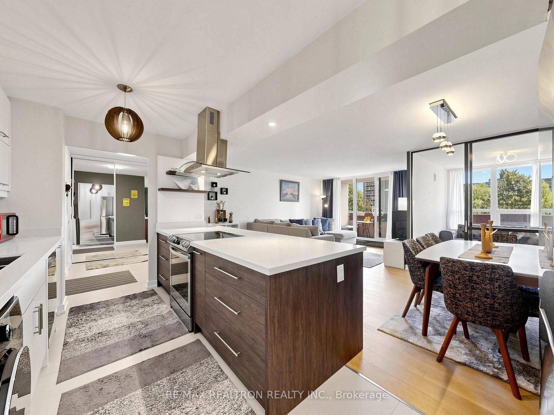 100 Canyon Avenue Unit 402, North York (Bathurst Manor / Clanton Park), ON M3H 5T9 - Photo 1