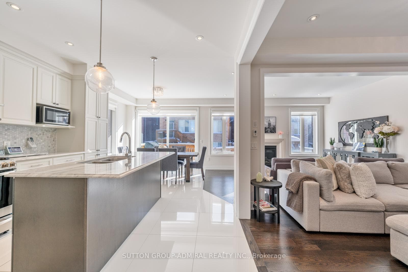 124 Mondial Crescent, East Gwillimbury, ON L9N 0S2 - Photo 1