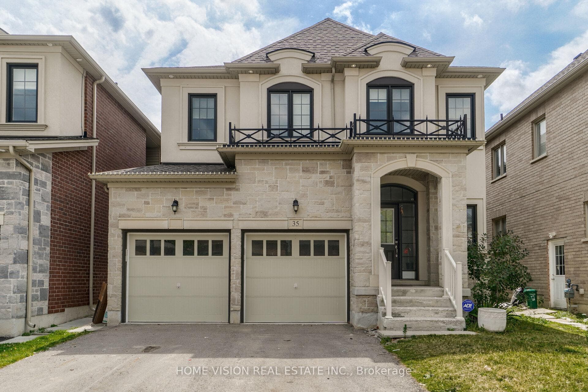35 Little Britain- BSMT Crescent, Brampton, ON L6Y 0Y3 - Photo 1