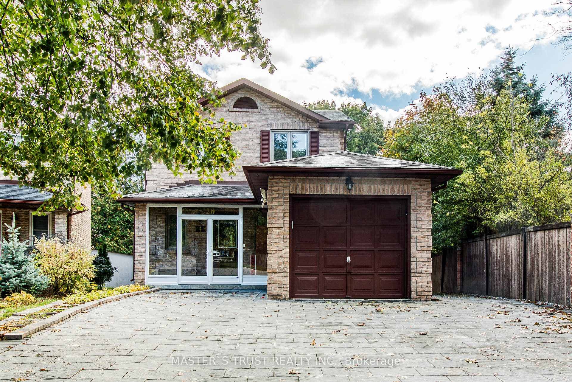 20 Valhalla Court, Aurora, ON L4G 5W3 - Photo 1