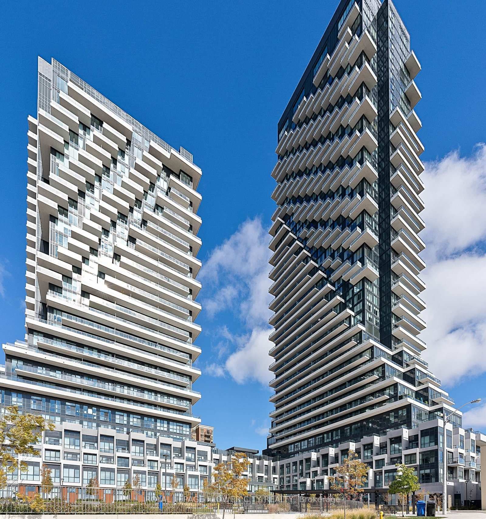 20 Inn On The Park Drive Unit 938, Don Mills / Parkwoods / Victoria Village, ON M3C 0P8 - Photo 1
