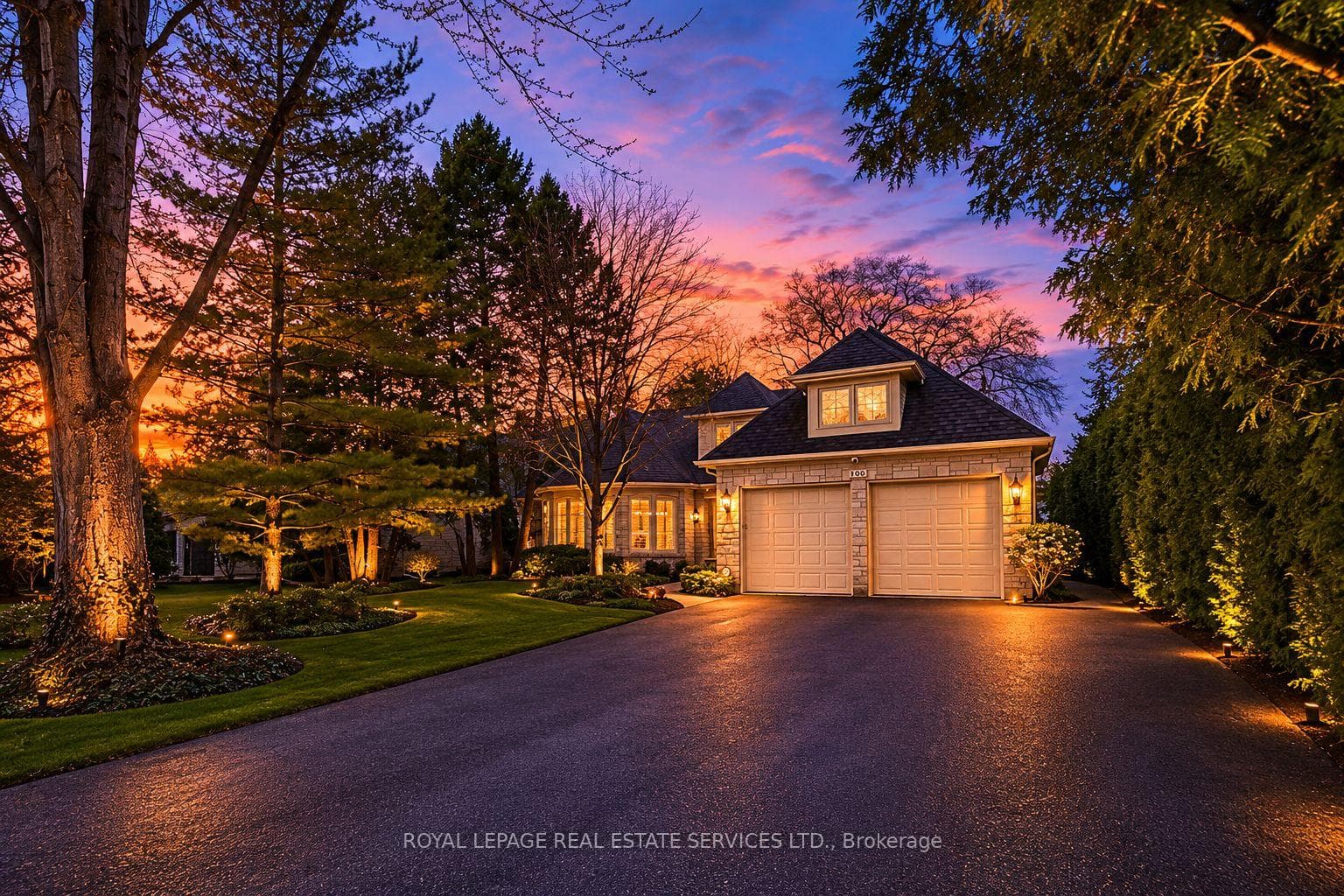 100 Rathburn Road, Toronto W08