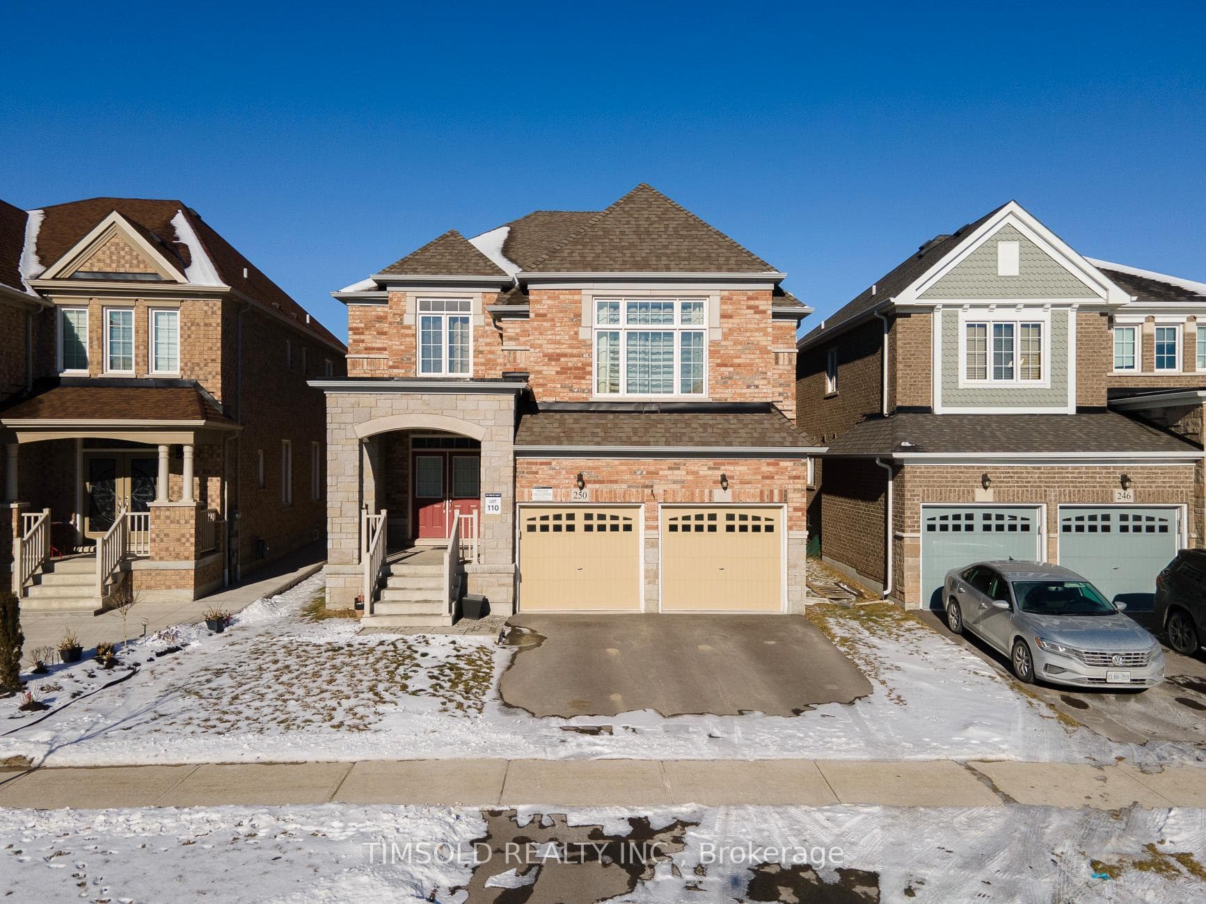 250 Blue Dasher Boulevard, Bradford West Gwillimbury, ON L3Z 4J1 - Photo 1