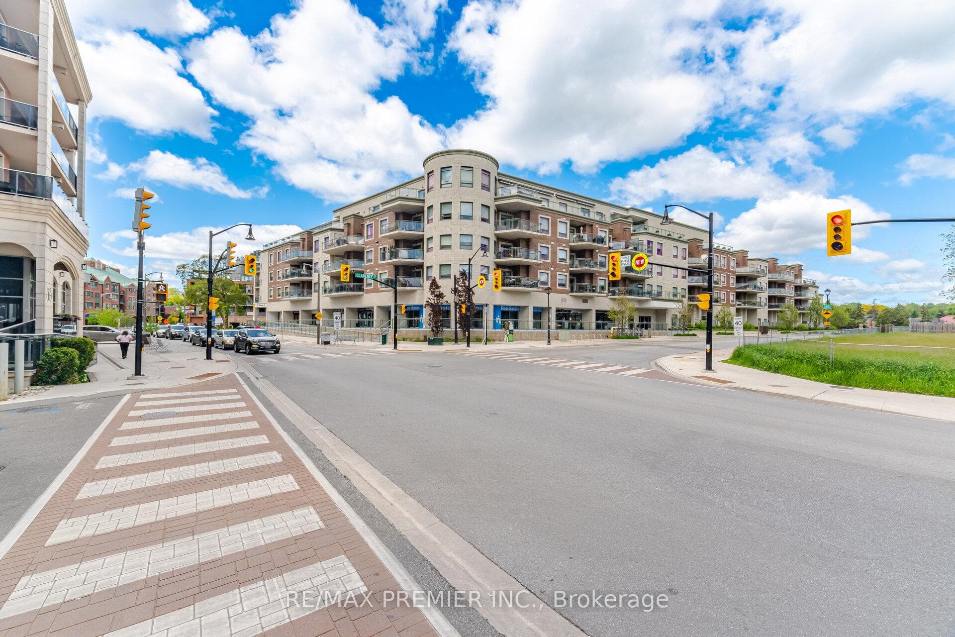 86 Woodbridge Avenue Unit 305, Vaughan, ON L4L 1L3 - Photo 1