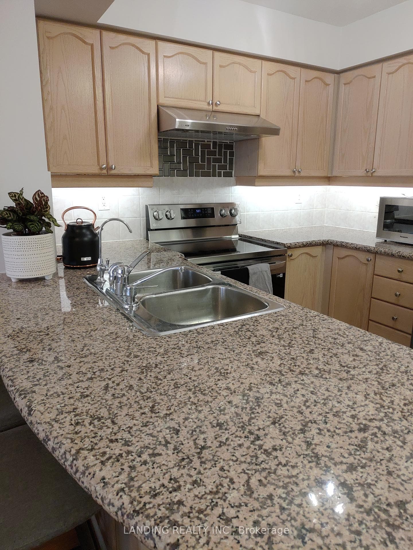 78 Harrison Garden Boulevard Unit 1511, Toronto C14