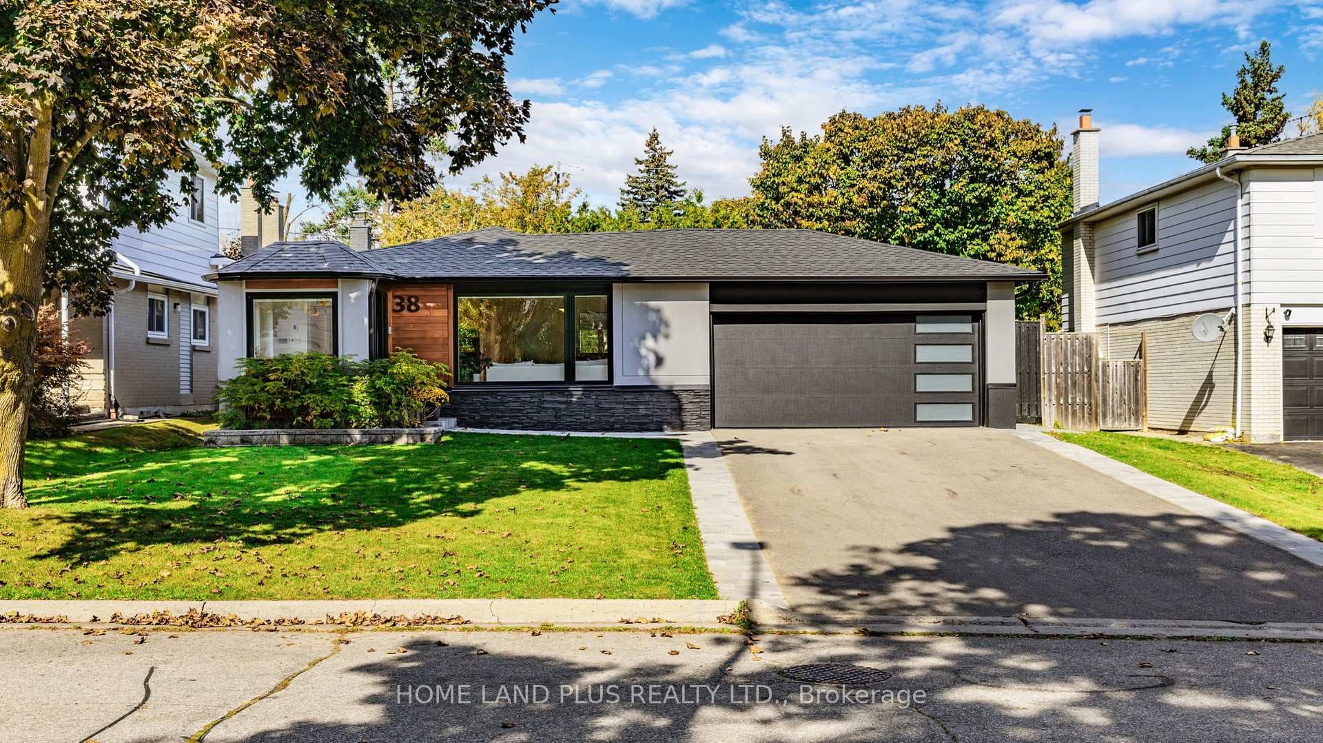 38 Donalbain Crescent, Markham, ON L3T 3S2 - Photo 1