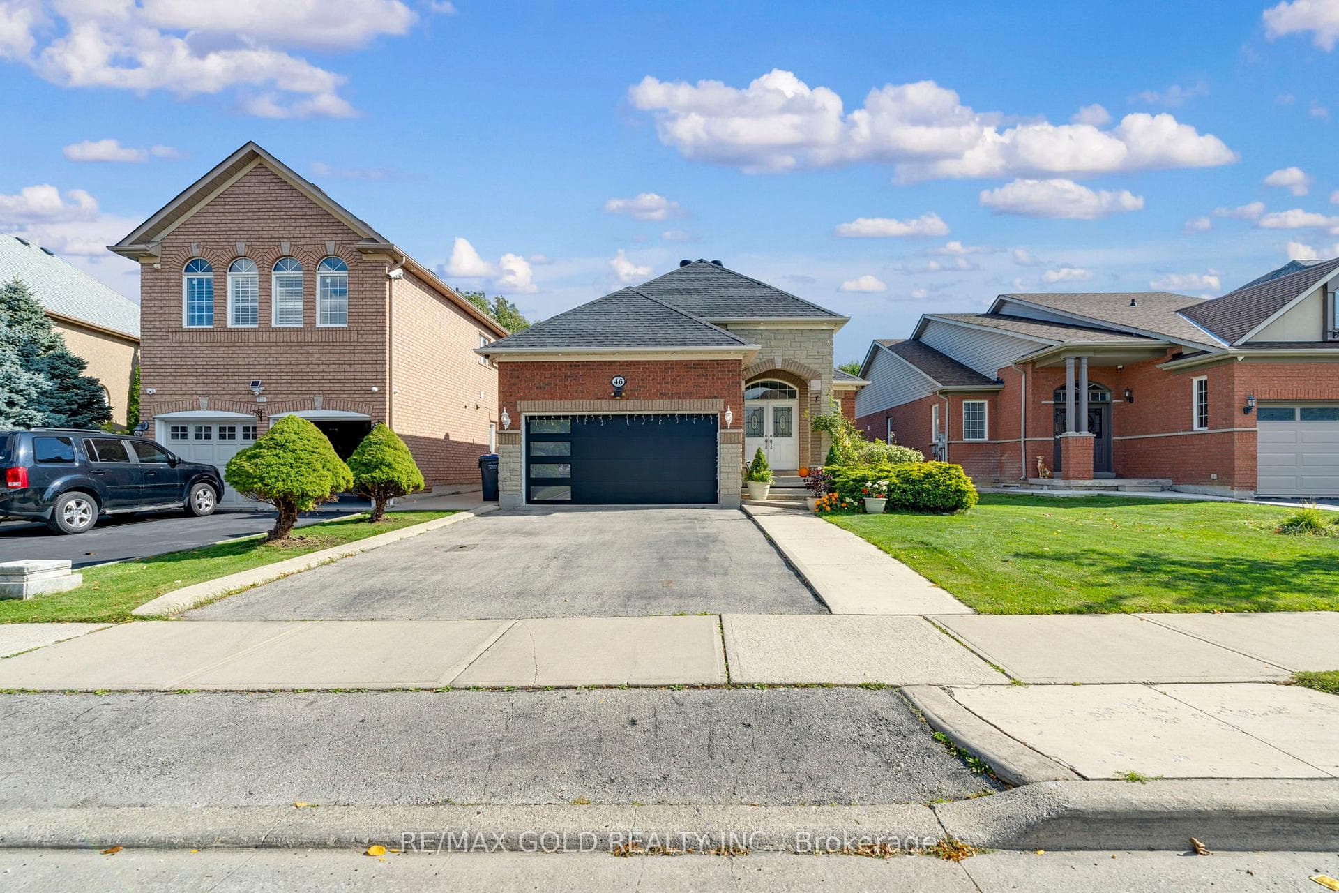 46 Cobblestone Court, Brampton, ON L6R 2S2 - Photo 1