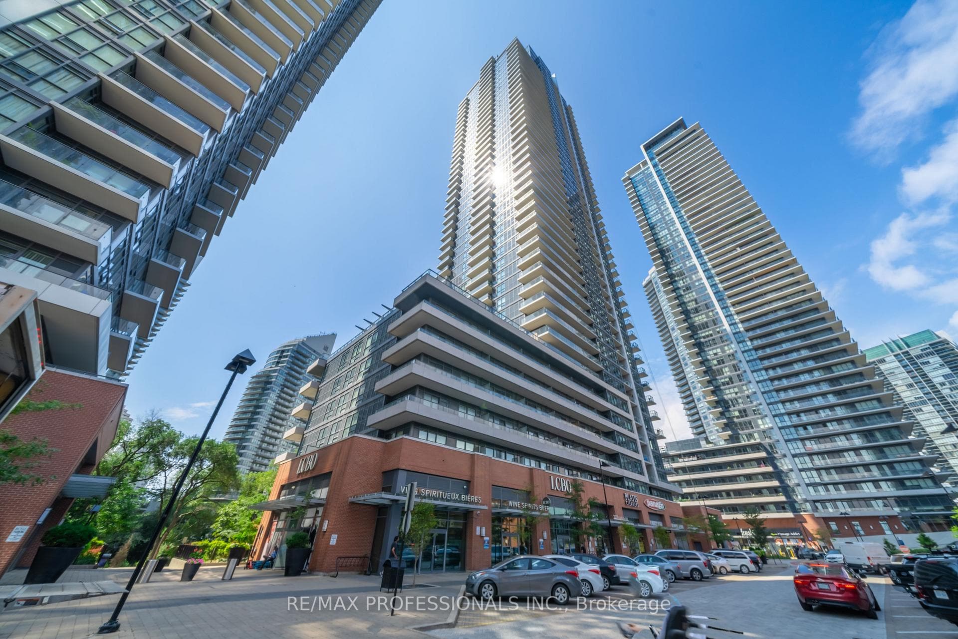 2220 Lake Shore Boulevard Unit 909, Liberty Village / Parkdale / South Parkdale, ON M9V 0C1 - Photo 1