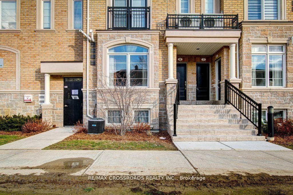 37 Drewry Avenue Unit 5, Thornhill / Willowdale, ON M2M 1C9 - Photo 1