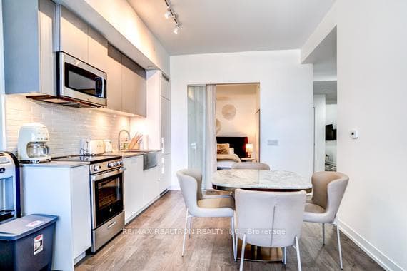 270 Dufferin Street, High Park / Junction / Roncesvalles, ON M6K 0H8 - Photo 1
