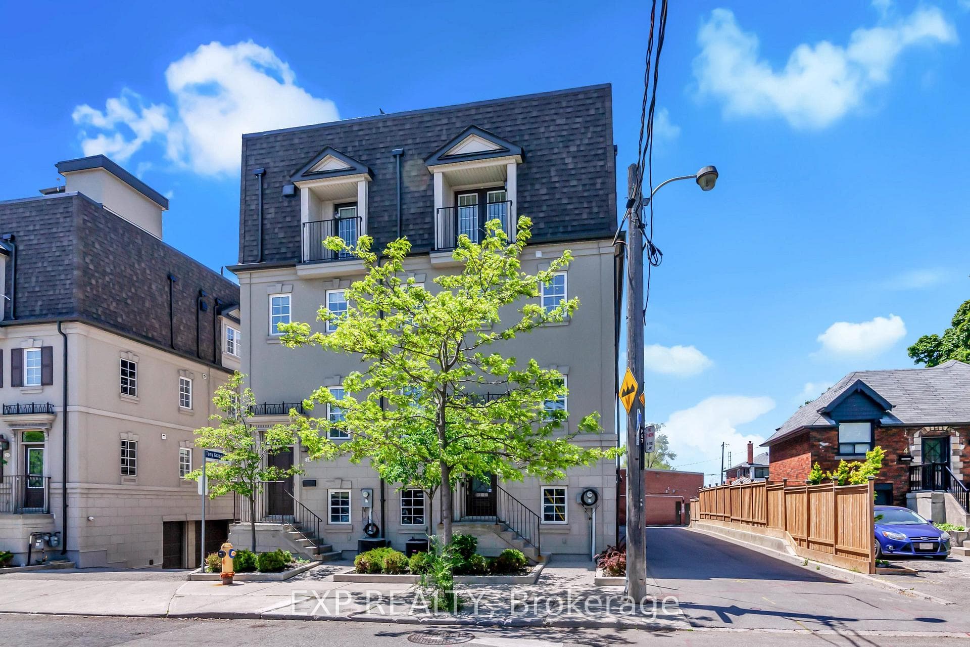 2 Fairleigh Crescent Unit B, Lawrence Park / Bedford Park, ON M6C 3R8 - Photo 1