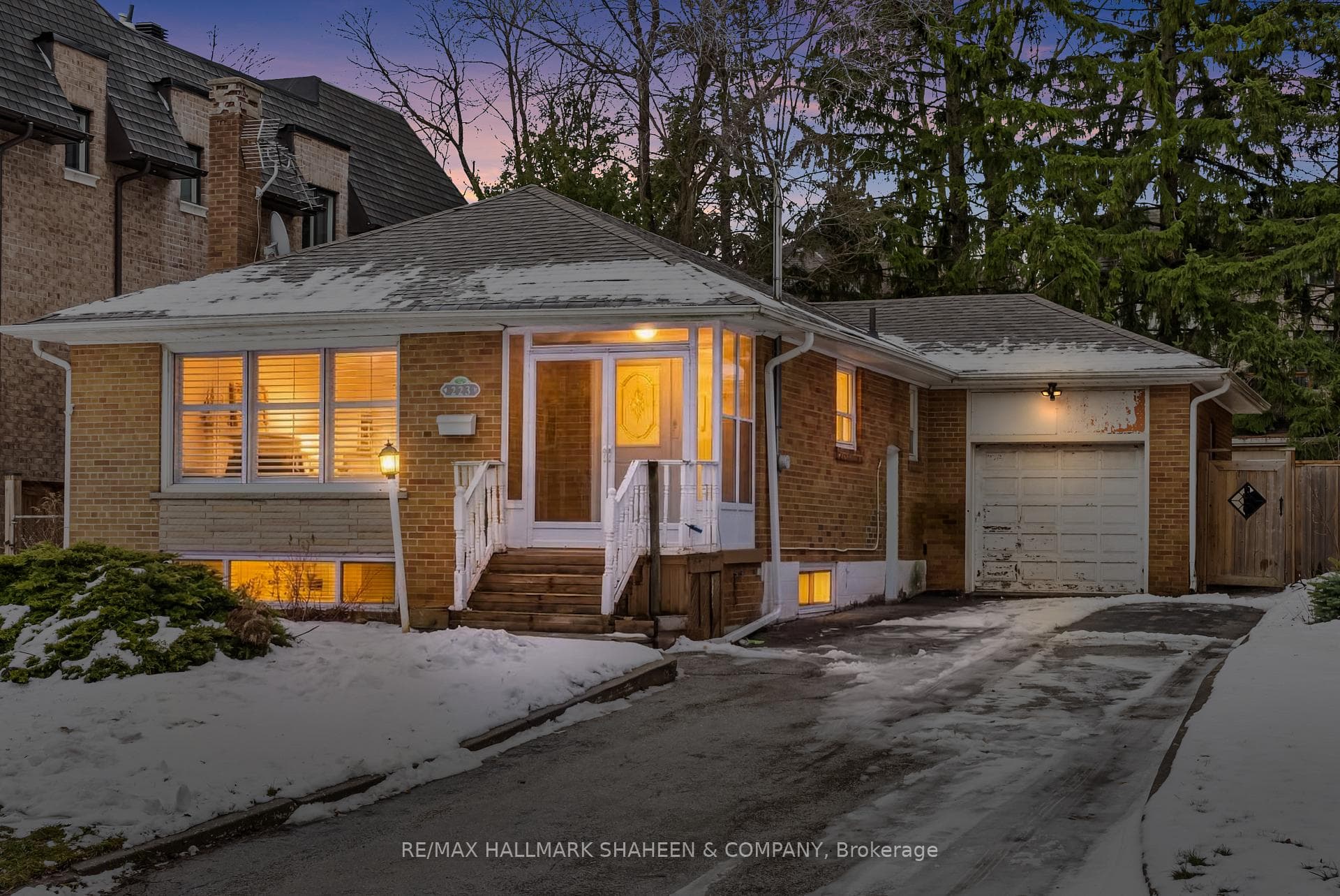 223 Hillcrest Avenue, Willowdale / Newtonbrook, ON M2N 3P3 - Photo 1