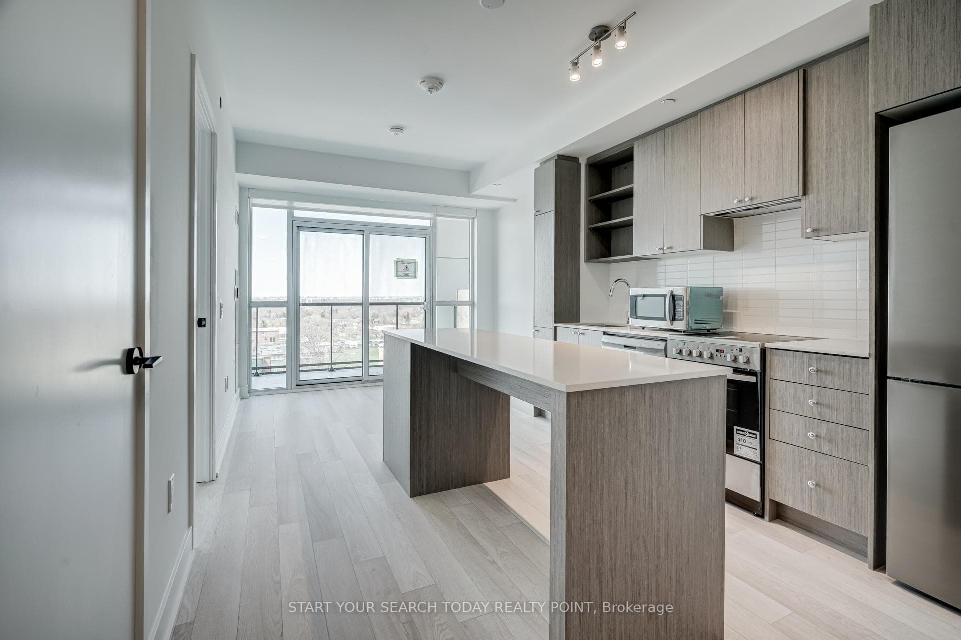 50 George Butchart Drive Unit 502, Downsview / Black Creek, ON M3M 2H3 - Photo 1