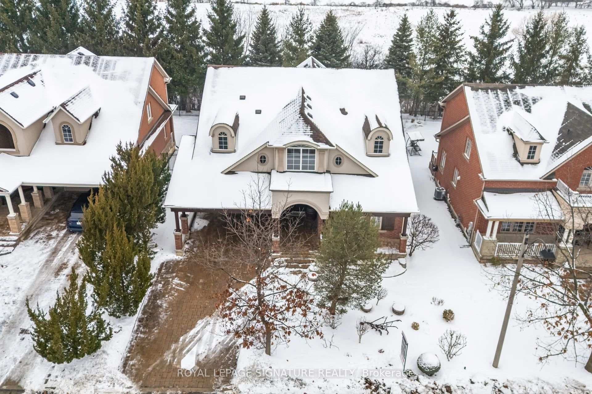 1592 Hallstone Road, Brampton, ON L6Y 5K8 - Photo 1