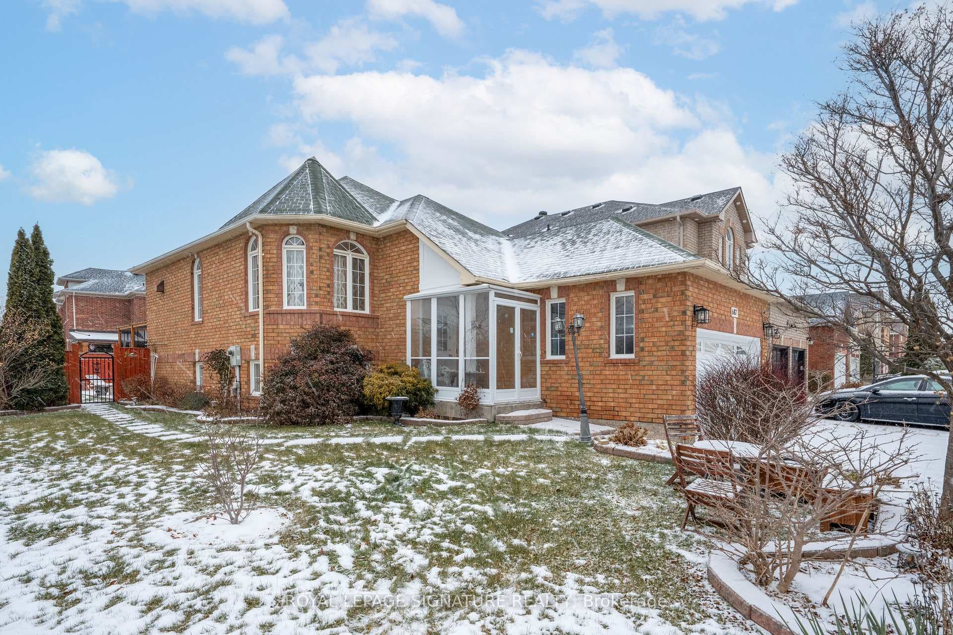 687 Twain Avenue, Mississauga, ON L5W 1K7 - Photo 1