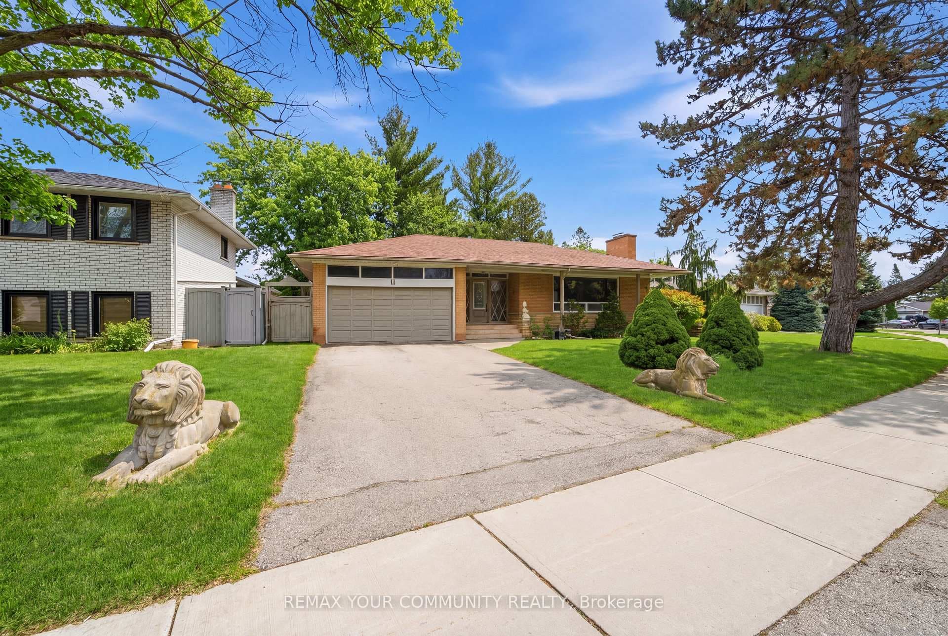 11 Grovetree Road, Etobicoke (West Mall / Rexdale), ON M9V 2Y1 - Photo 1