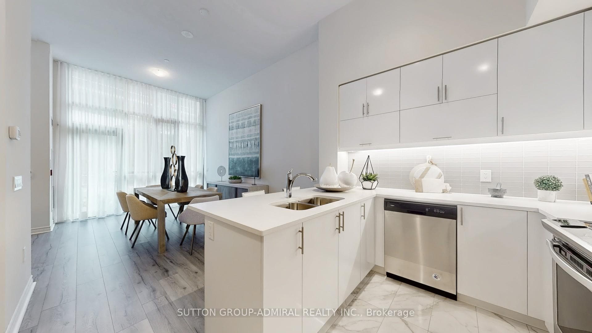 39 Annie Craig Drive Unit Th 101, Liberty Village / Parkdale / South Parkdale, ON M8V 0C5 - Photo 1