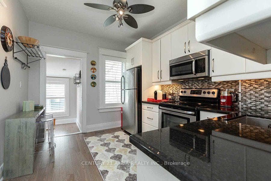 639 Mortimer Avenue, Danforth / East York, ON M4C 2J9 - Photo 1