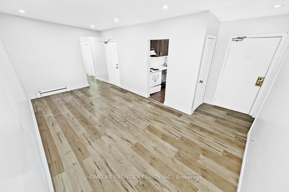 2953 Lawrence Avenue Unit upper, Scarborough (West Hill / Highland Creek), ON M1P 2V6 - Photo 1
