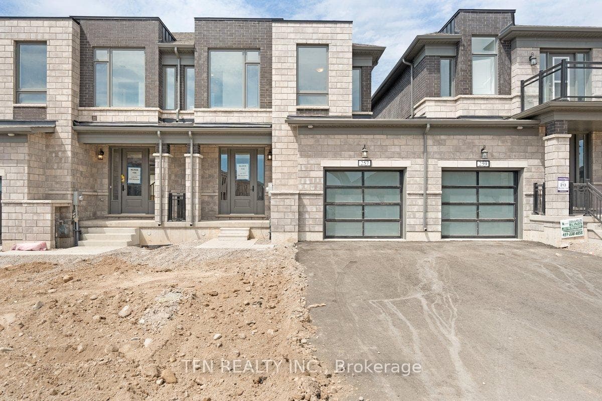 257 Harwood Avenue, Woodstock
