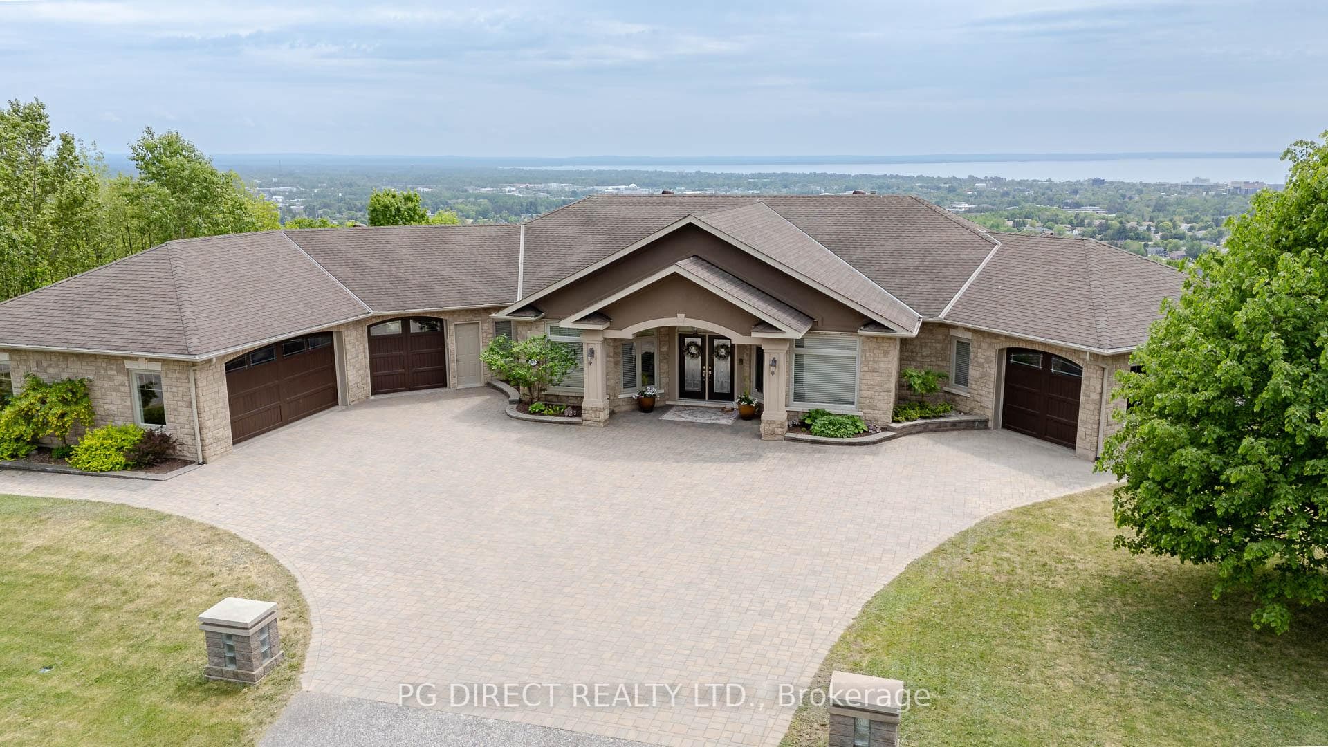 427 Surrey Drive, North Bay, ON P1C 1E4 - Photo 1