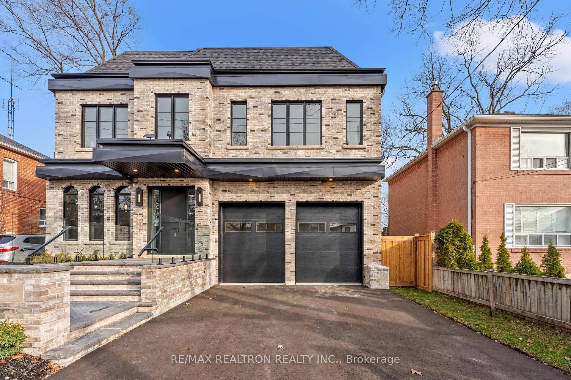 38 Ridgevale Drive, Lawrence Park / Bedford Park, ON M6A 1K8 - Photo 1