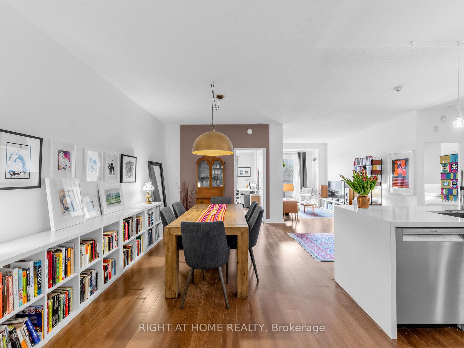 11 Christie Street Unit 406, Annex / Yorkville / Summerhill, ON M6G 4C3 - Photo 1