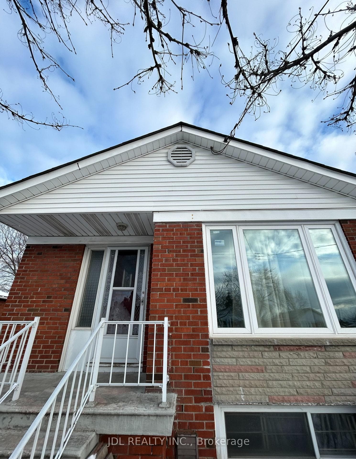 8 Highwood Ave Avenue Unit Basement, Dorset Park / Kennedy Park, ON M1R 2E4 - Photo 1